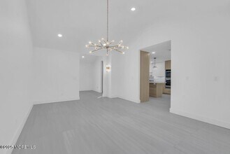 1 Robin Dr in Ocean Township, NJ - Foto de edificio - Building Photo