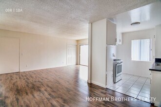 8330 Willis Ave, Unit 14 in Los Angeles, CA - Foto de edificio - Building Photo