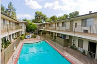 Vista Park Apartments in Reseda, CA - Foto de edificio - Building Photo