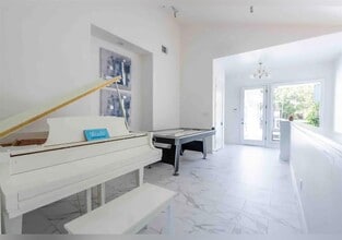 5924 Lookout Mountain Dr in Austin, TX - Building Photo - Building Photo