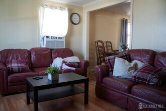 413 Paderewski Ave in Perth Amboy, NJ - Building Photo - Building Photo