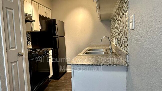 property at 5426 Menchaca Rd