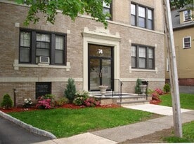 74 Montague Pl in Montclair, NJ - Building Photo