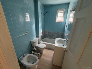 104 Oak St in Yonkers, NY - Building Photo - Building Photo