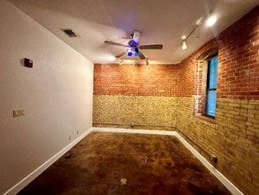 710 S Medina St in San Antonio, TX - Building Photo - Building Photo