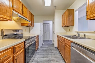 Tuscany Bay Apartments in Lawrenceburg, IN - Building Photo - Building Photo
