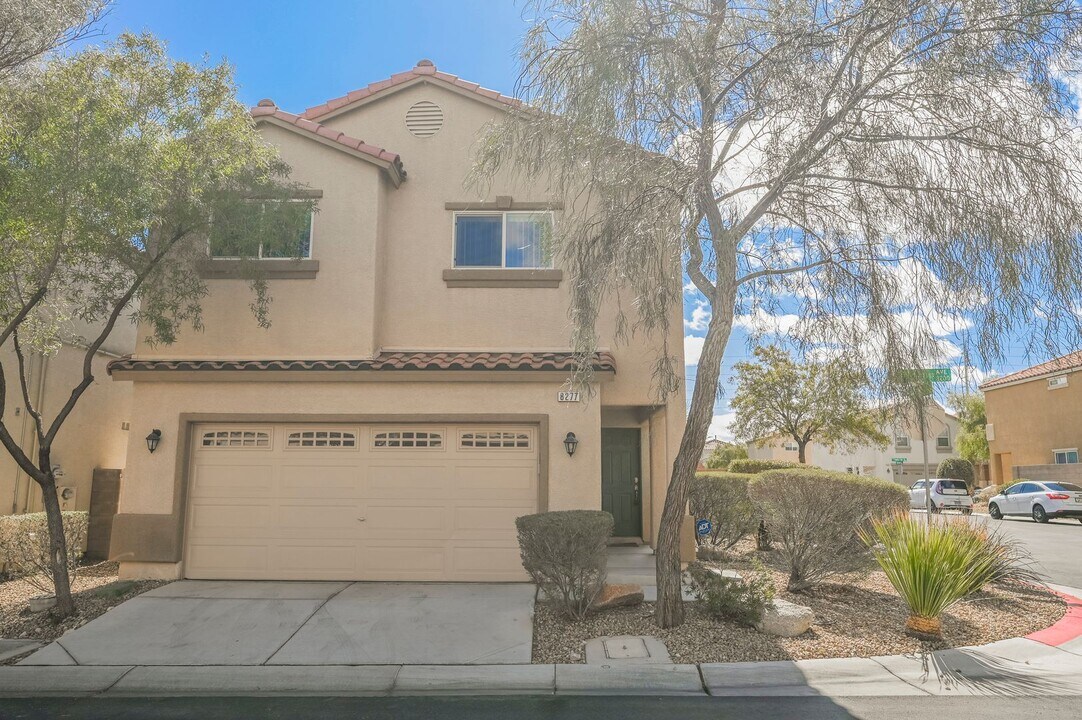 8277 Time Machine Ave in Las Vegas, NV - Building Photo