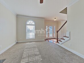 4712 Dawn Oaks Ln in Knoxville, TN - Foto de edificio - Building Photo