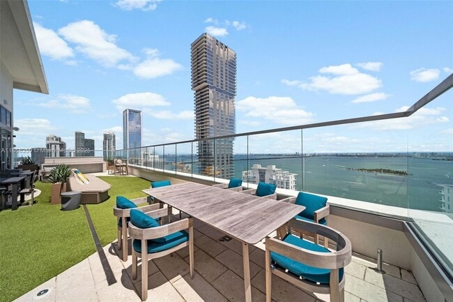 property at 2150 N Bayshore Dr