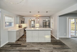 2227 Killian Rd in Akron, OH - Building Photo - Building Photo