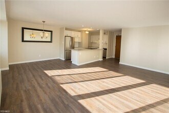 12520 Edgewater Dr-Unit -708 in Lakewood, OH - Building Photo - Building Photo