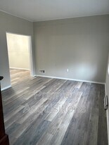 1033 Wilkinson Ave in Alton, IL - Building Photo