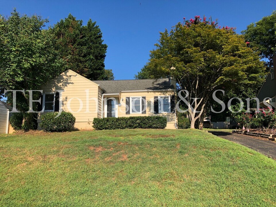 864 Fenimore St in Winston-Salem, NC - Building Photo