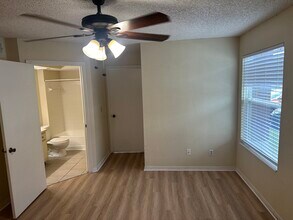 4630 Commander Dr in Orlando, FL - Building Photo - Building Photo