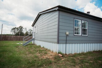 2545 Lee Turner Rd in Cleveland, TX - Building Photo - Building Photo