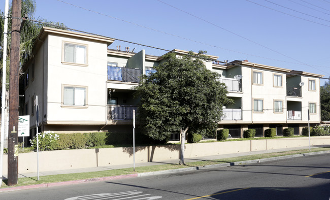 14607 Calvert St in Van Nuys, CA - Building Photo - Building Photo