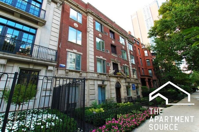 150 N Dearborn St, Unit 107 in Chicago, IL - Building Photo - Building Photo