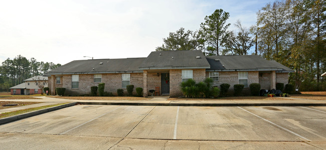 Triple Oaks Apartments in Quincy, FL - Foto de edificio - Building Photo