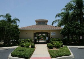 3657 Parkridge Cir in Sarasota, FL - Building Photo