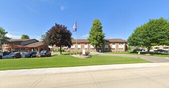 300 Bicentennial Ct in Kaukauna, WI - Building Photo