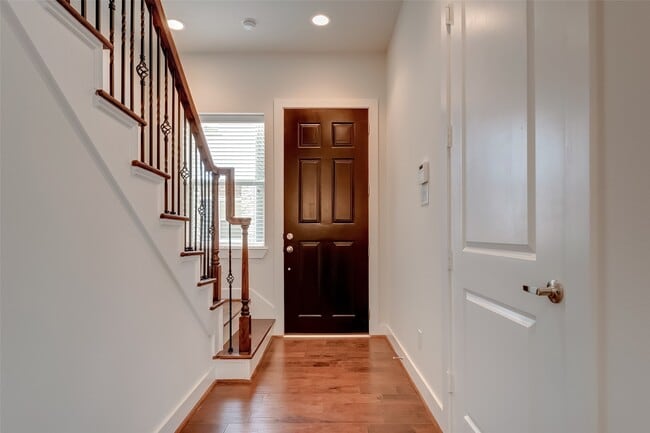 1844 Parana Dr in Houston, TX - Building Photo - Building Photo