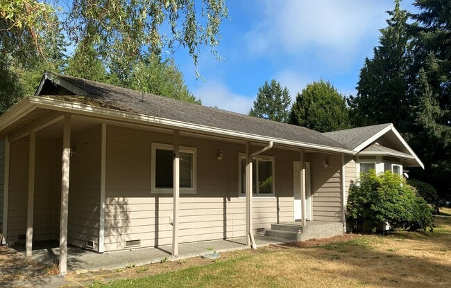 property at 16910 Westshore Rd