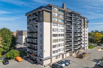 4866 Bathurst Street Apartments in Toronto, ON - Building Photo - Building Photo