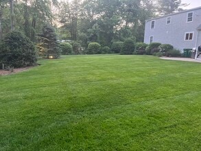 16 Pelham St in Pembroke, MA - Foto de edificio - Building Photo