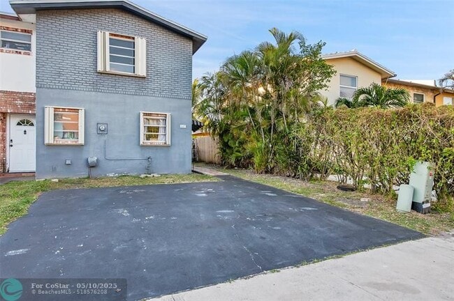 447 Sunshine Dr
