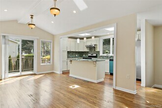 830 Barberry Rd in Yorktown Heights, NY - Building Photo - Building Photo
