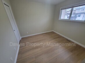 171 Brintnell Blvd NW in Edmonton, AB - Building Photo - Building Photo