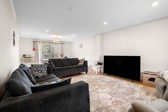 9 Town House Dr in Newton, MA - Building Photo - Building Photo