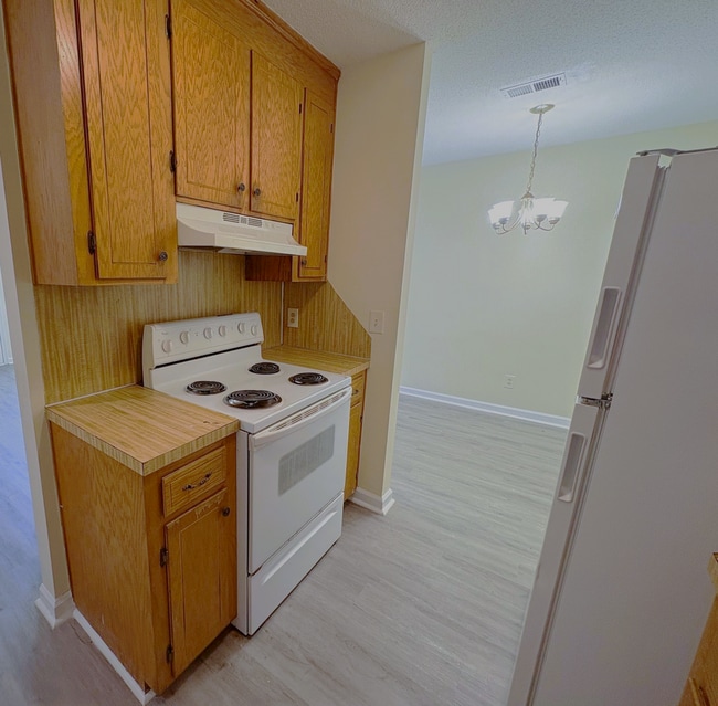 property at 1100 Chandler Dr