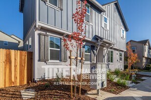 220 Cinema St in Sacramento, CA - Building Photo