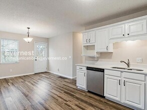 171 Charleston Way in Trussville, AL - Foto de edificio - Building Photo