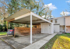 315 Sidney Martin Rd in Lafayette, LA - Building Photo