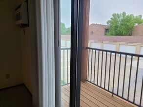 Green Apartments in Fargo, ND - Foto de edificio - Building Photo