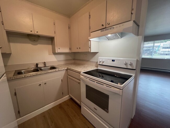 3100 NE 18th St in Renton, WA - Building Photo - Building Photo