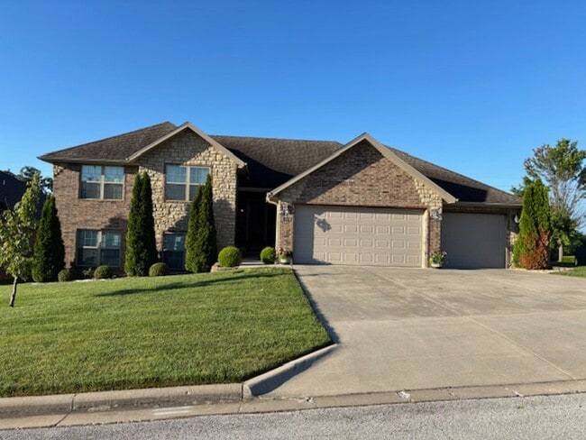 property at 856 E Beechwood Rd