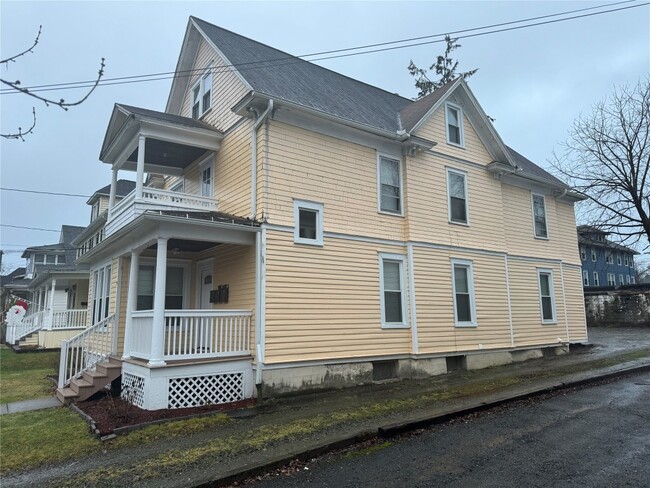 9 Minden Ave, Unit 2 in Binghamton, NY - Building Photo - Building Photo