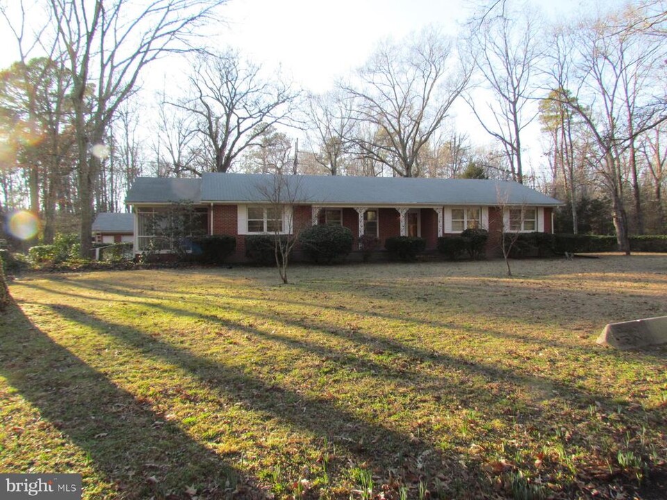 23295 Maypole Rd in Leonardtown, MD - Building Photo