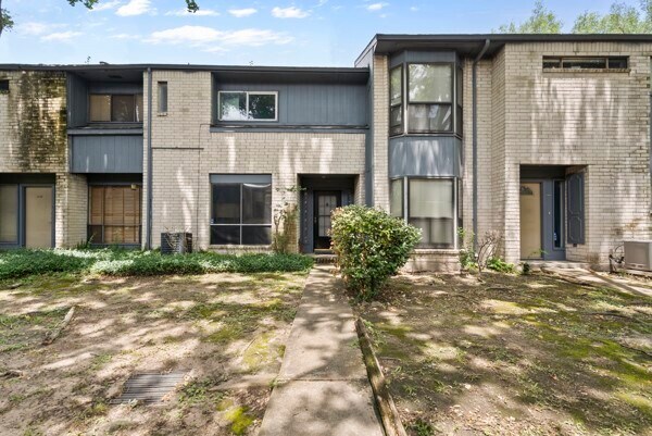 9005 Imogene St in Houston, TX - Building Photo