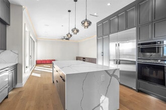 647 Carnoustie Dr in Kelowna, BC - Building Photo - Building Photo