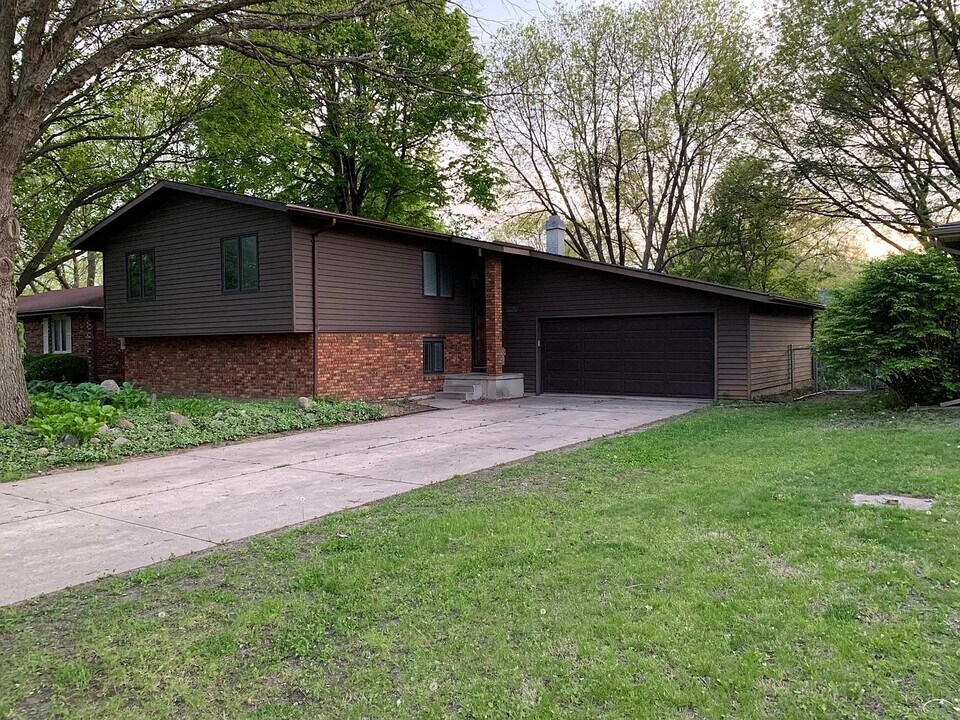 516 NW Beechwood St in Ankeny, IA - Building Photo