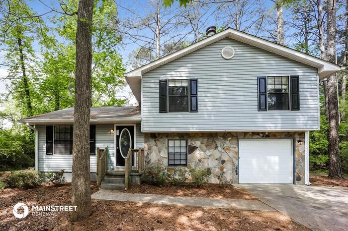 7433 Dartmouth Ct in Riverdale, GA - Building Photo