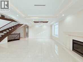 4899 McKee Pl in Burnaby, BC - Building Photo - Building Photo