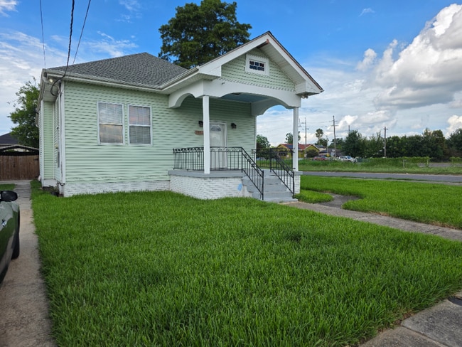 property at 2551 Bay St