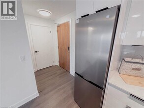 25 Wellington St S in Kitchener, ON - Building Photo - Building Photo