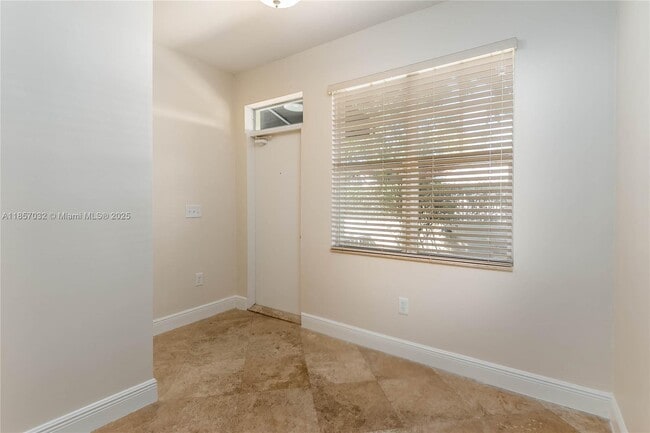 814 Lenox Ave. in Miami Beach, FL - Building Photo - Building Photo