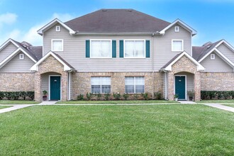 Town Park Townhomes in Houston, TX - Building Photo - Building Photo